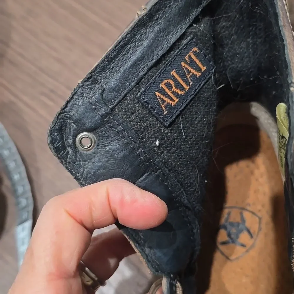 Ariat men’s heritage boots.‎ 8.5B